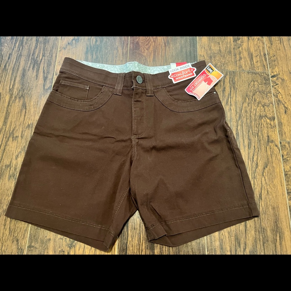 NWT!! LEE brand women’s shorts. Size 8
